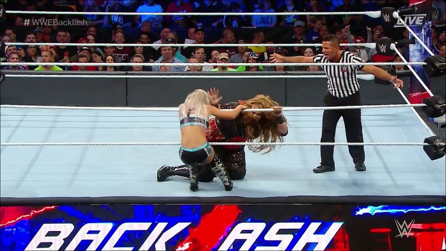 WWE_Backlash_2018_PPV_720p_WEB_h264-HEEL_mp4_002314292.jpg