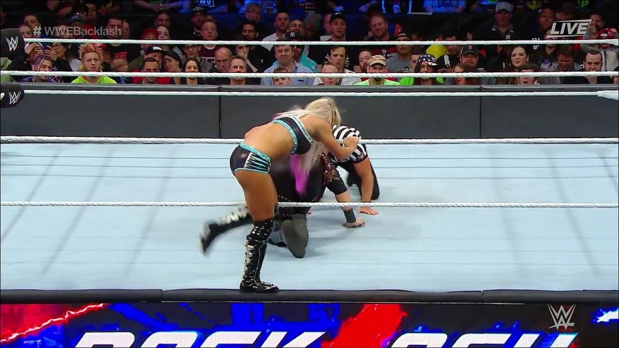 WWE_Backlash_2018_PPV_720p_WEB_h264-HEEL_mp4_002320388.jpg