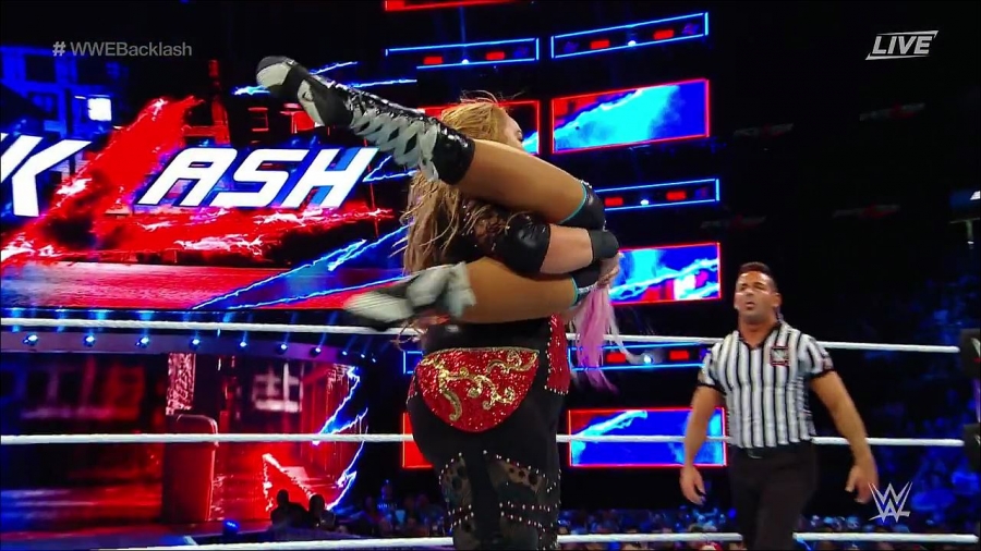 WWE_Backlash_2018_PPV_720p_WEB_h264-HEEL_mp4_002472755.jpg