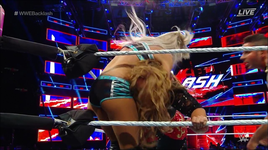 WWE_Backlash_2018_PPV_720p_WEB_h264-HEEL_mp4_002522037.jpg