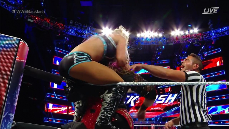 WWE_Backlash_2018_PPV_720p_WEB_h264-HEEL_mp4_002529272.jpg