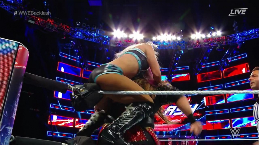 WWE_Backlash_2018_PPV_720p_WEB_h264-HEEL_mp4_002530353.jpg