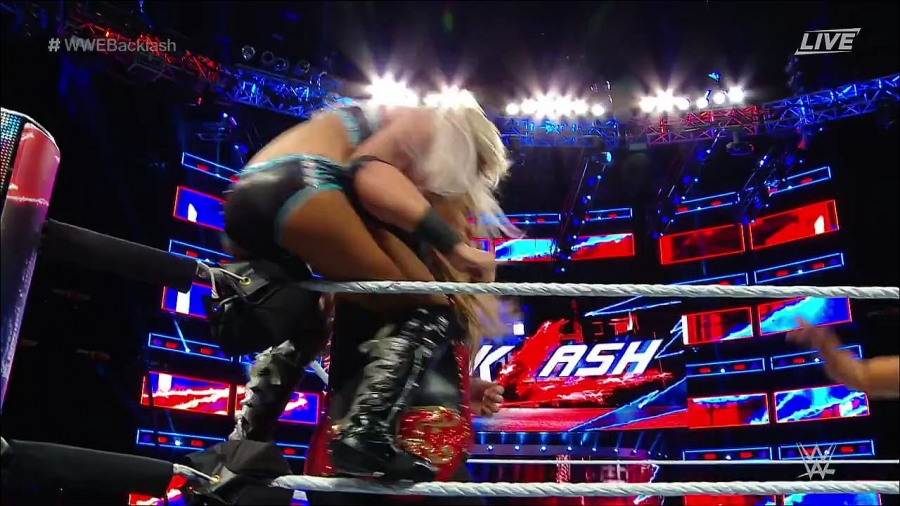 WWE_Backlash_2018_PPV_720p_WEB_h264-HEEL_mp4_002530936.jpg