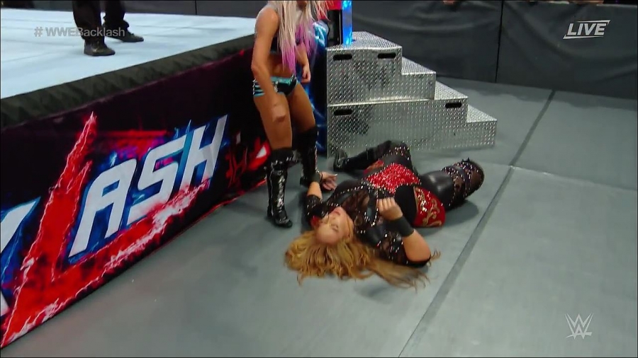 WWE_Backlash_2018_PPV_720p_WEB_h264-HEEL_mp4_002677608.jpg