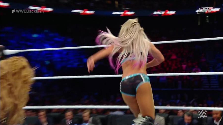 WWE_Backlash_2018_PPV_720p_WEB_h264-HEEL_mp4_002752297.jpg