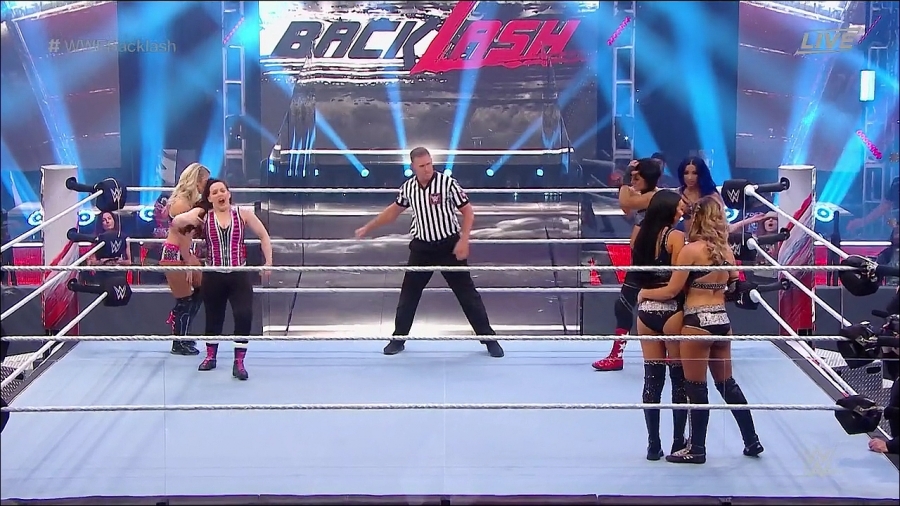 WWE_Backlash_2020_PPV_720p_WEB_h264-HEEL_mp4_000523044.jpg