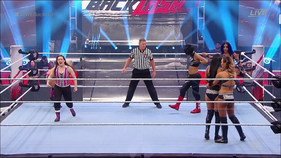 WWE_Backlash_2020_PPV_720p_WEB_h264-HEEL_mp4_000523744.jpg