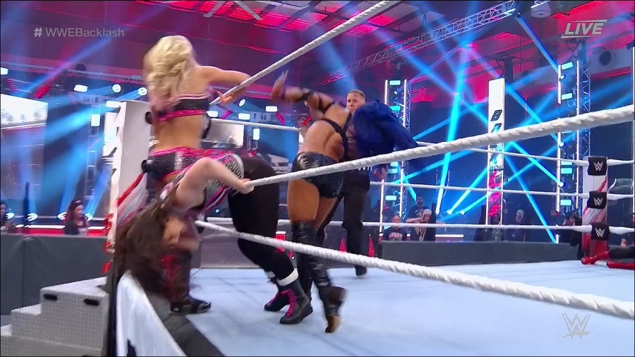 WWE_Backlash_2020_PPV_720p_WEB_h264-HEEL_mp4_000586110.jpg