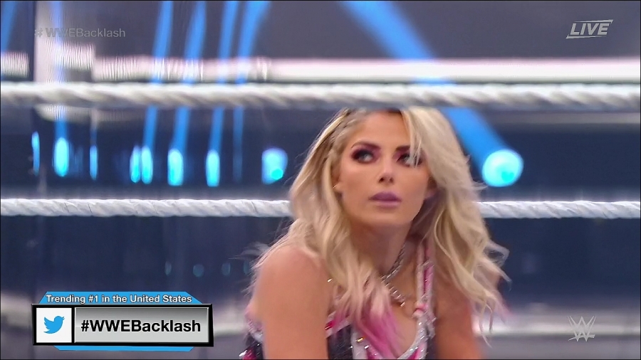 WWE_Backlash_2020_PPV_720p_WEB_h264-HEEL_mp4_000692210.jpg