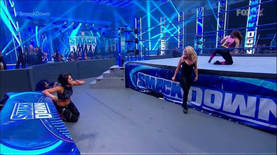 WWE_Friday_Night_Smackdown_2020-06-19_720p_AVCHD-SC-SDH_mp4_004087750.jpg