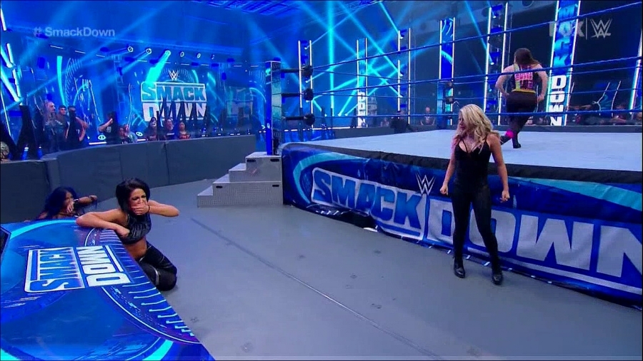 WWE_Friday_Night_Smackdown_2020-06-19_720p_AVCHD-SC-SDH_mp4_004088284.jpg