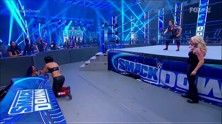 WWE_Friday_Night_Smackdown_2020-06-19_720p_AVCHD-SC-SDH_mp4_004092988.jpg