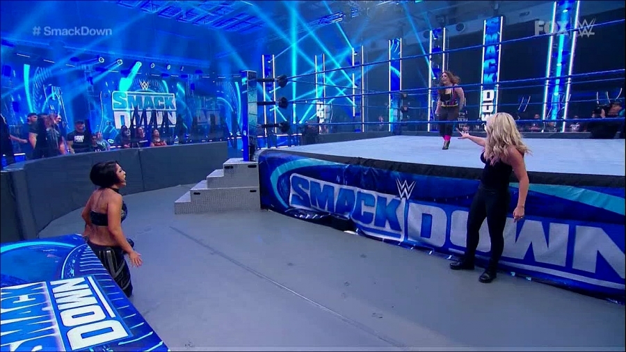 WWE_Friday_Night_Smackdown_2020-06-19_720p_AVCHD-SC-SDH_mp4_004097393.jpg