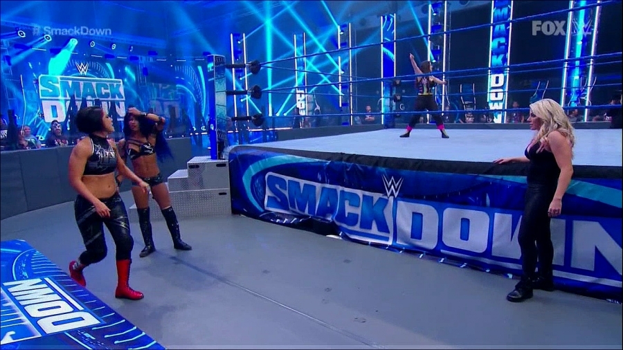 WWE_Friday_Night_Smackdown_2020-06-19_720p_AVCHD-SC-SDH_mp4_004113742.jpg