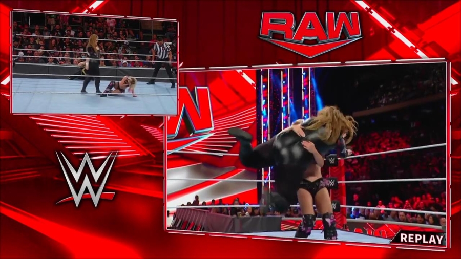 WWE_Monday_Night_RAW_2022_07_25_720p_HDTV_x264-Star_mkv_004821330.jpg
