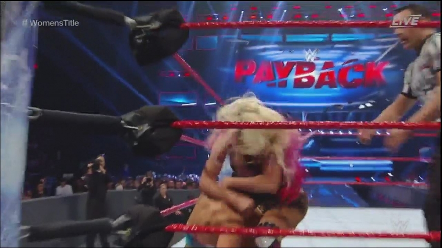 WWE_Payback_2017_720p_H264-XWT_mp4_20170430_224420_192.jpg