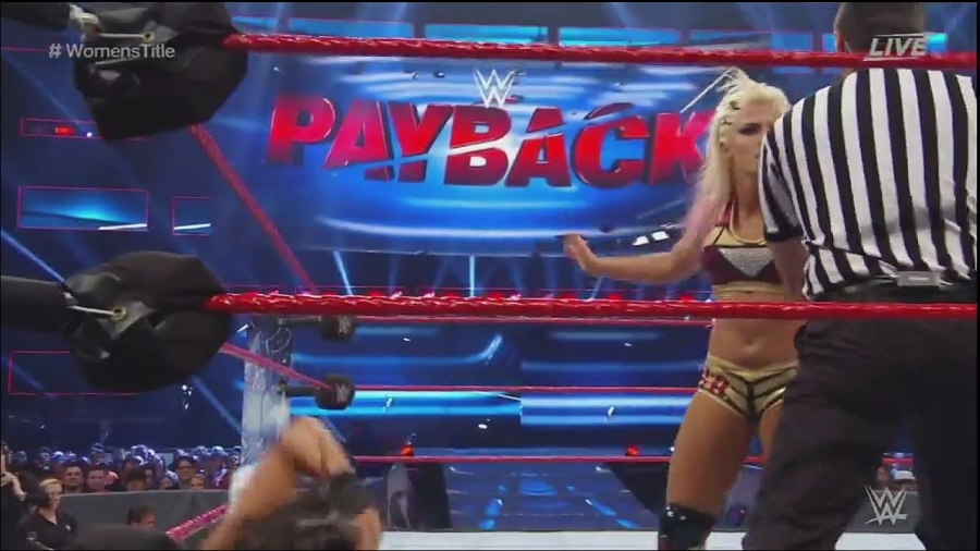 WWE_Payback_2017_720p_H264-XWT_mp4_20170430_224423_289.jpg