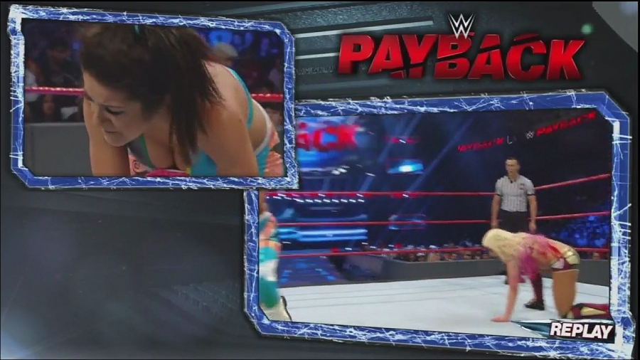 WWE_Payback_2017_720p_H264-XWT_mp4_20170430_225413_295.jpg