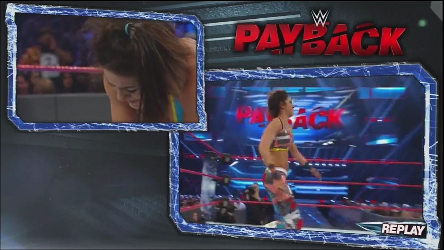 WWE_Payback_2017_720p_H264-XWT_mp4_20170430_225414_211.jpg