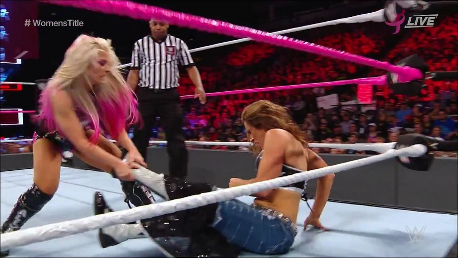 WWE_TLC_2017_PPV_720p_WEB_h264-HEEL_mp4_003220585.jpg