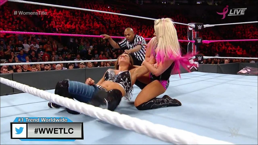 WWE_TLC_2017_PPV_720p_WEB_h264-HEEL_mp4_003265885.jpg