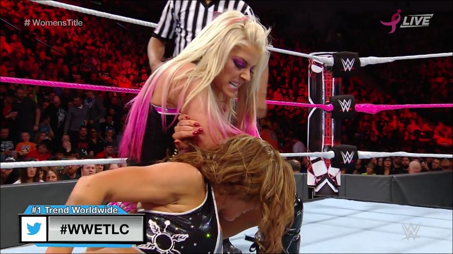 WWE_TLC_2017_PPV_720p_WEB_h264-HEEL_mp4_003269753.jpg