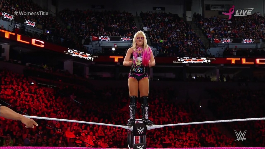 WWE_TLC_2017_PPV_720p_WEB_h264-HEEL_mp4_003584711.jpg