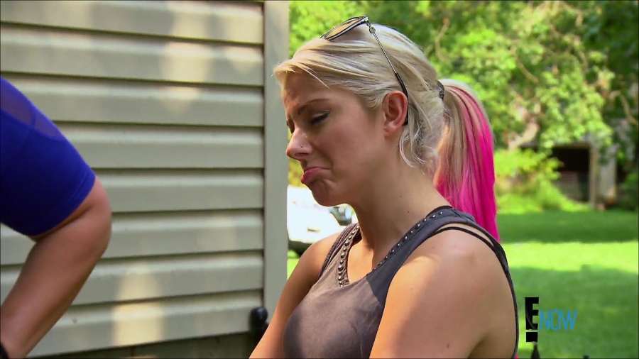 total_divas_s07e05_1080p_web_x264-tbs_mkv_000913480.jpg