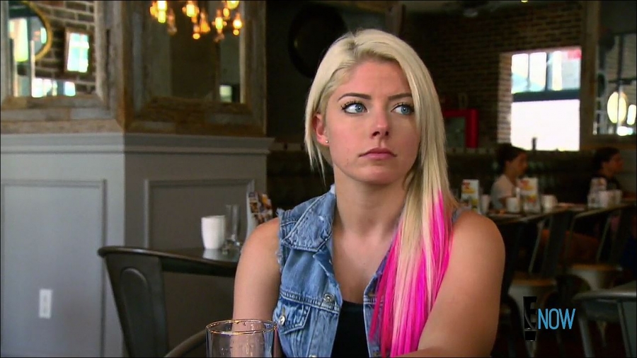 total_divas_s07e08_720p_web_x264-tbs_mkv_001744337.jpg