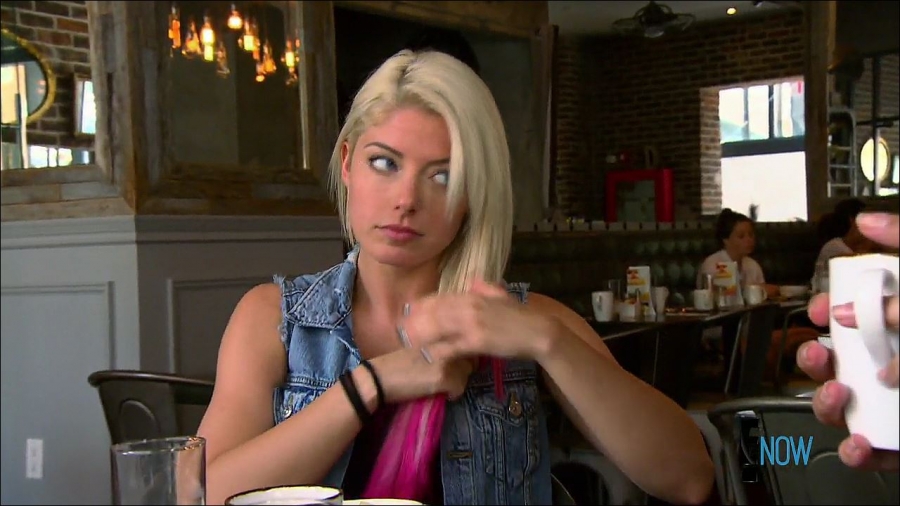 total_divas_s07e08_720p_web_x264-tbs_mkv_001792781.jpg