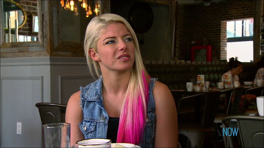 total_divas_s07e08_720p_web_x264-tbs_mkv_001800468.jpg