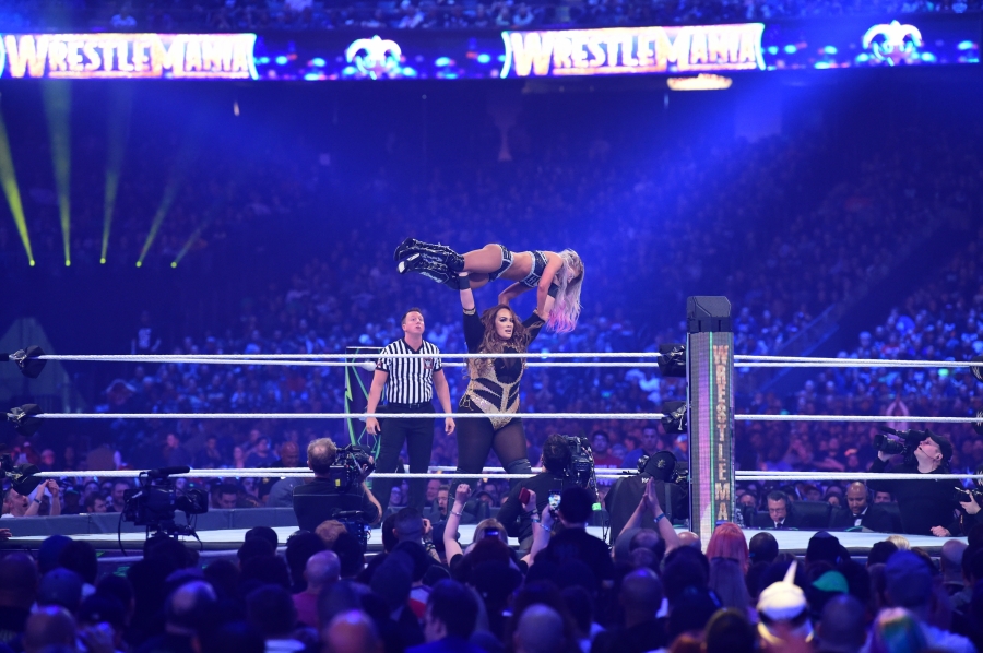 wwe-wrestlemania-34-alexa-bliss-vs-nia-jax-6.jpg