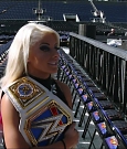 WWE_24_S01E14_WrestleMania_Orlando_720p_WEB_h264-HEEL_mp4_000737414.jpg
