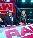 WWE_Monday_Night_RAW_2018_11_19_720p_HDTV_x264-KYR_mkv_003321001.jpg