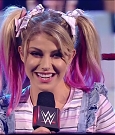 WWE_Monday_Night_Raw_2020_10_26_720p_HDTV_x264-NWCHD_mp4_007090559.jpg