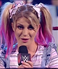 WWE_Monday_Night_Raw_2020_10_26_720p_HDTV_x264-NWCHD_mp4_007099868.jpg