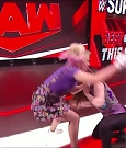 WWE_Monday_Night_Raw_2020_11_16_720p_HDTV_x264-NWCHD_mp4_004748748.jpg