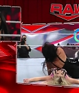 WWE_Monday_Night_Raw_2022_05_16_720p_HDTV_x264-NWCHD_mp4_004645213.jpg