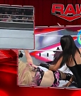 WWE_Monday_Night_Raw_2022_05_16_720p_HDTV_x264-NWCHD_mp4_004649217.jpg
