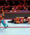 WWE_RAW_2017_07_17_720p_HDTV_x264_mp4_001393954.jpg