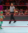 WWE_RAW_2017_08_28_720p_WEB_h264-HEEL_mp4_007239147.jpg