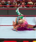 WWE_RAW_2017_08_28_720p_WEB_h264-HEEL_mp4_007442115.jpg