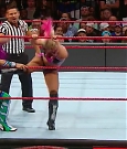 WWE_RAW_2017_08_28_720p_WEB_h264-HEEL_mp4_007496807.jpg