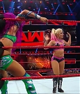 WWE_RAW_2017_08_28_720p_WEB_h264-HEEL_mp4_007553685.jpg