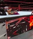 WWE_RAW_2017_08_28_720p_WEB_h264-HEEL_mp4_007586277.jpg