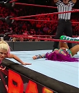 WWE_RAW_2017_08_28_720p_WEB_h264-HEEL_mp4_007590829.jpg