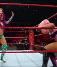 WWE_RAW_2017_08_28_720p_WEB_h264-HEEL_mp4_007736121.jpg