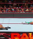 WWE_RAW_2017_08_28_720p_WEB_h264-HEEL_mp4_007794206.jpg