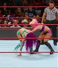 WWE_RAW_2017_08_28_720p_WEB_h264-HEEL_mp4_007852054.jpg