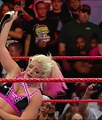 WWE_RAW_2017_08_28_720p_WEB_h264-HEEL_mp4_007876352.jpg